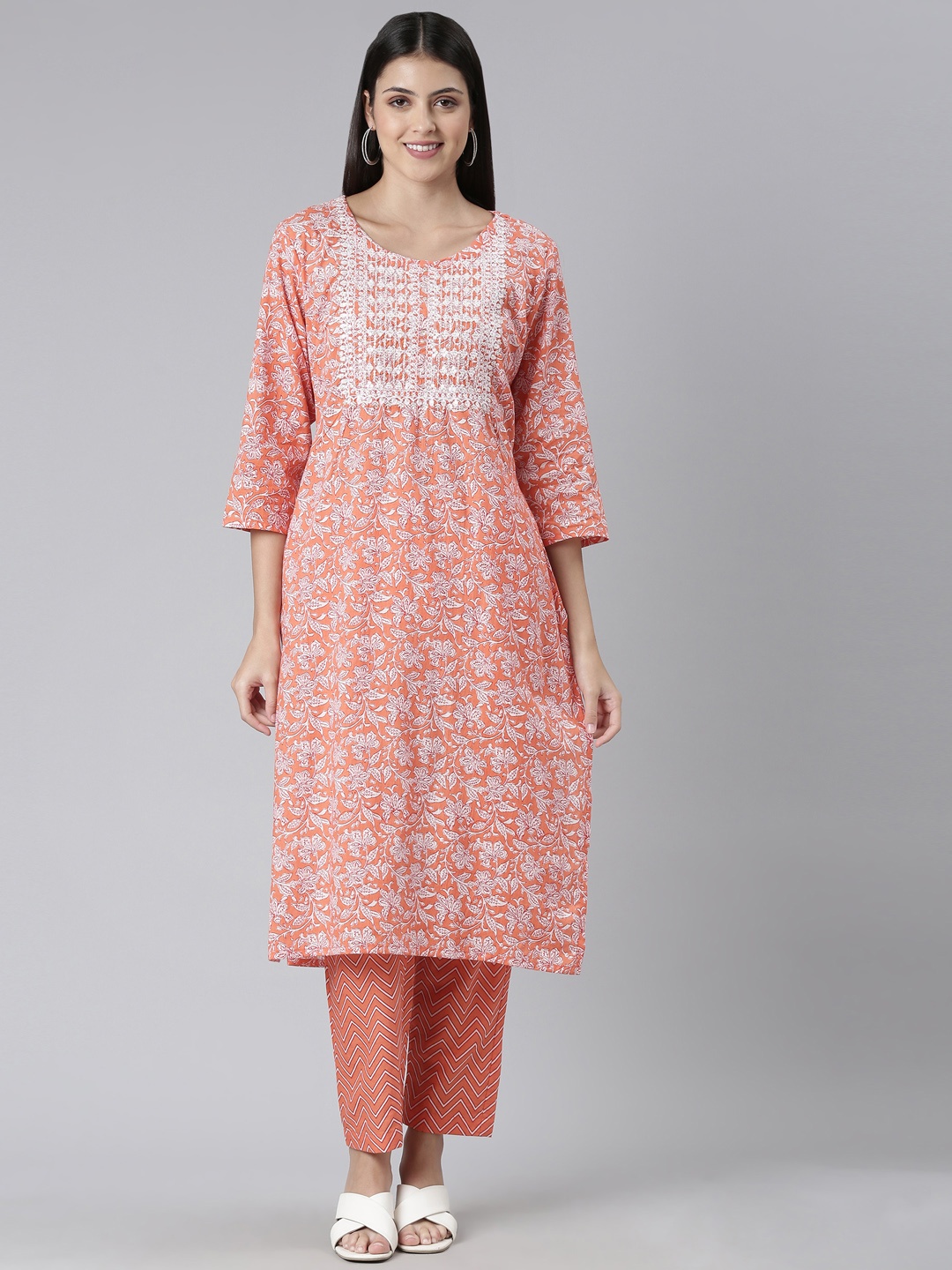 

FLAVIDO Women Floral Printed Thread Work Pure Cotton Kurta with Trousers, Peach