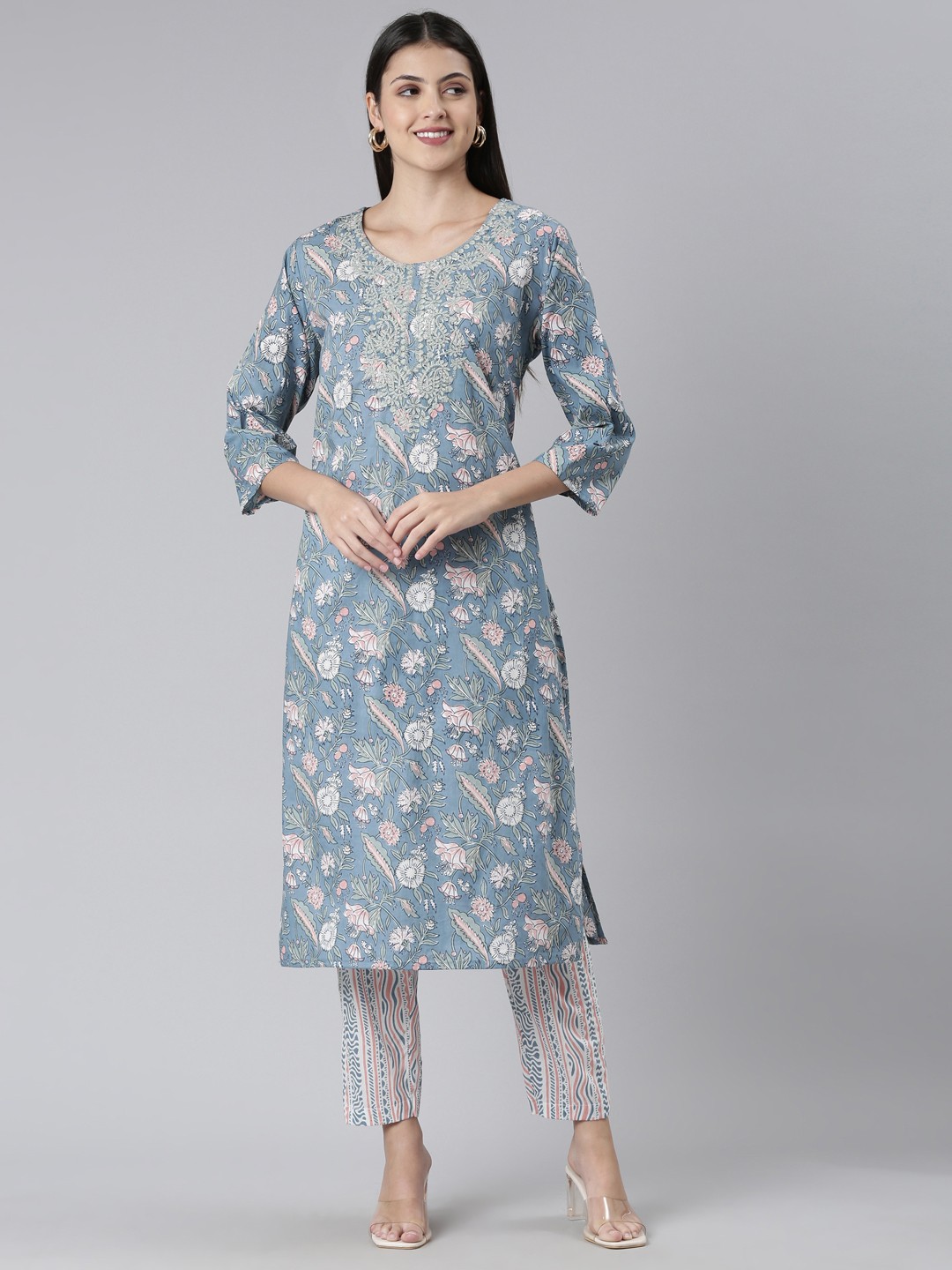 

FLAVIDO Women Grey Floral Printed Thread Work Pure Cotton Kurta with Trousers