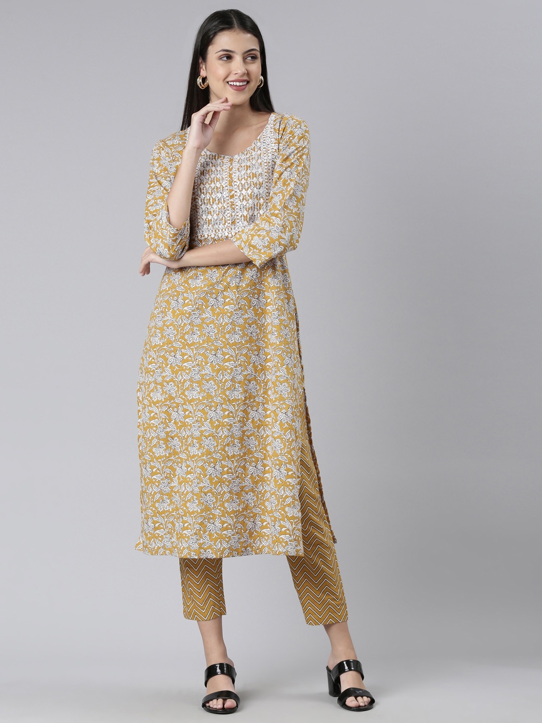 

FLAVIDO Woman Ethnic Motifs Embroidered Pure Cotton Kurta with Trousers, Yellow