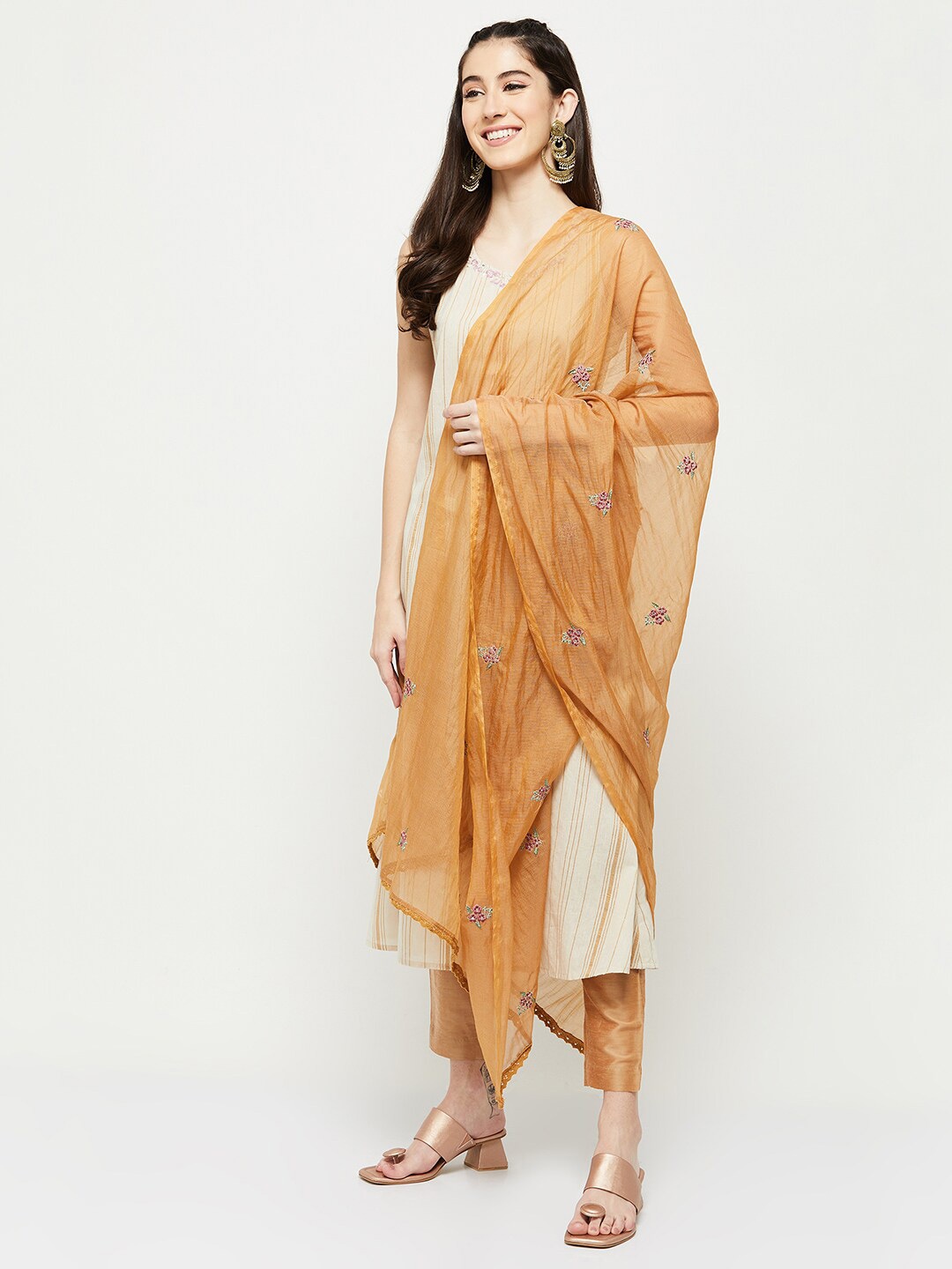 

max Embroidered Dupatta, Gold