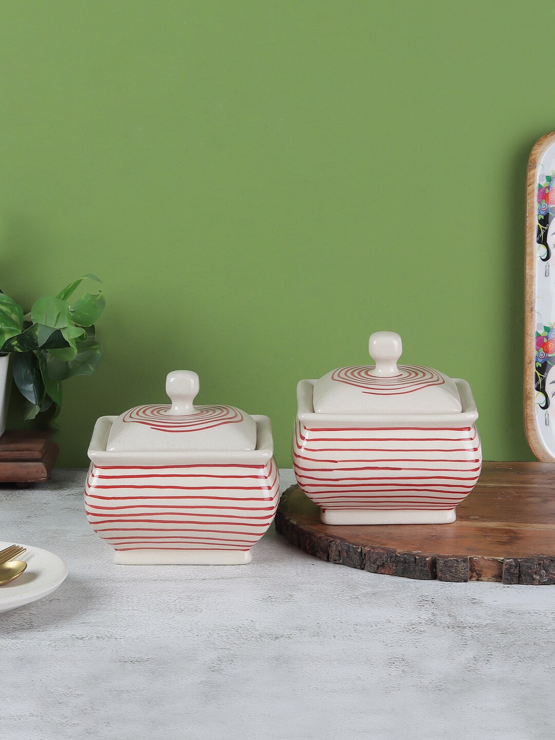 

VarEesha Parikrama Set of 2 Red & White Spiral Square Ceramic Bowls with Lids
