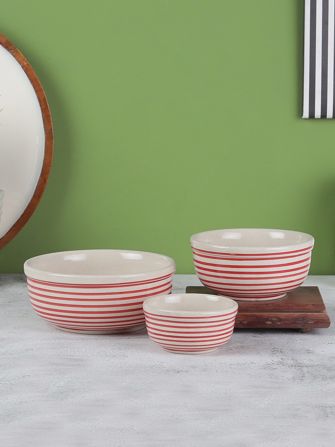 

VarEesha Set of 3 Red & White Striped Ceramic Serving Bowl