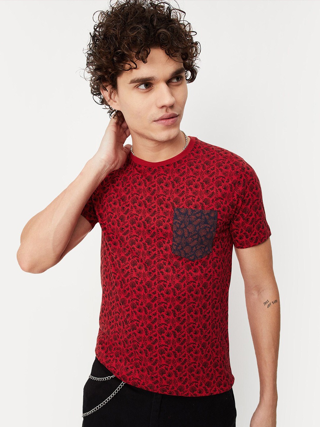 

max Men Red Printed Cotton T-shirt