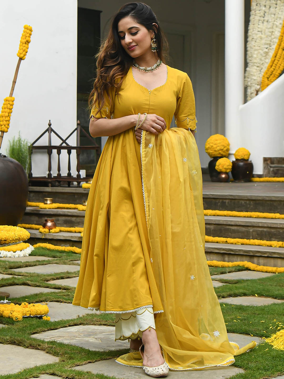 

Bunaai Pure Cotton Kurta with Trousers & Dupatta, Yellow