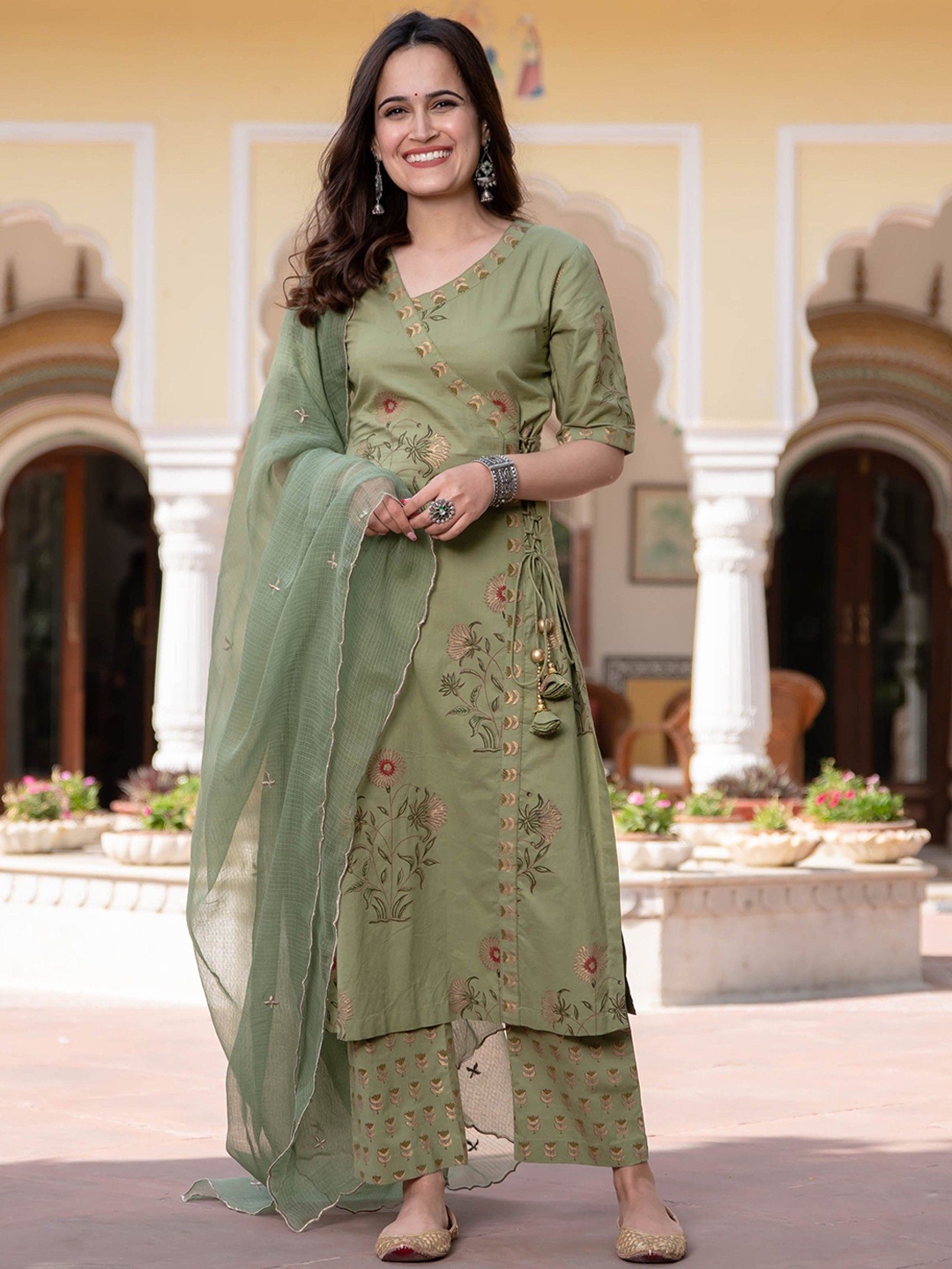 

Bunaai Floral Printed Pure Cotton Kurta with Palazzos & Dupatta, Green