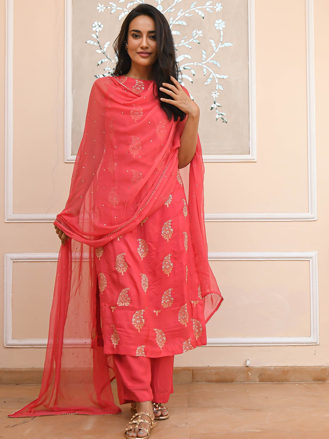 

Bunaai Ethnic Motifs Printed Pure Cotton Kurta with Palazzos & Dupatta, Red