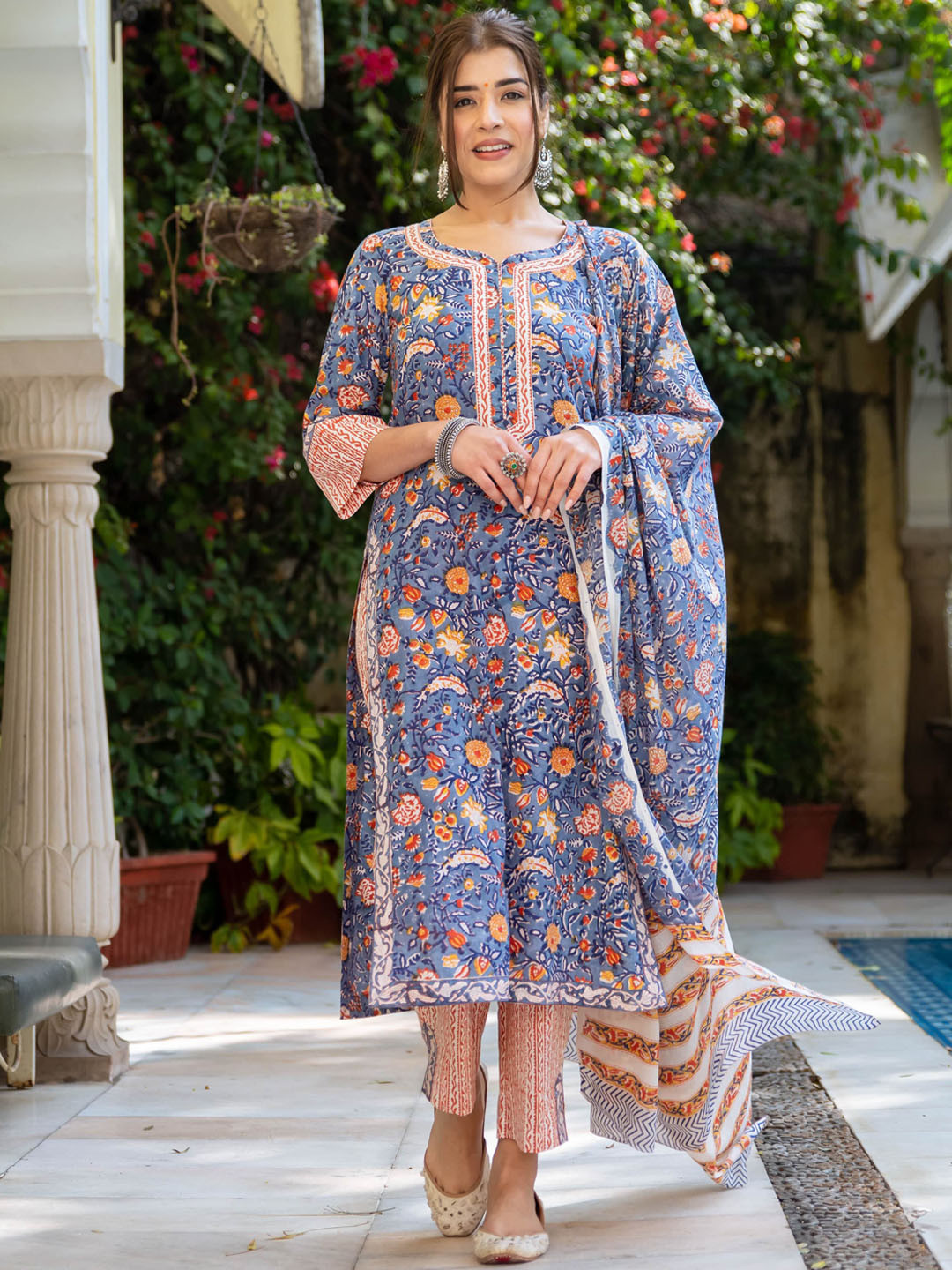 

Bunaai Floral Printed Pure Cotton Kurta with Trousers & Dupatta, Blue