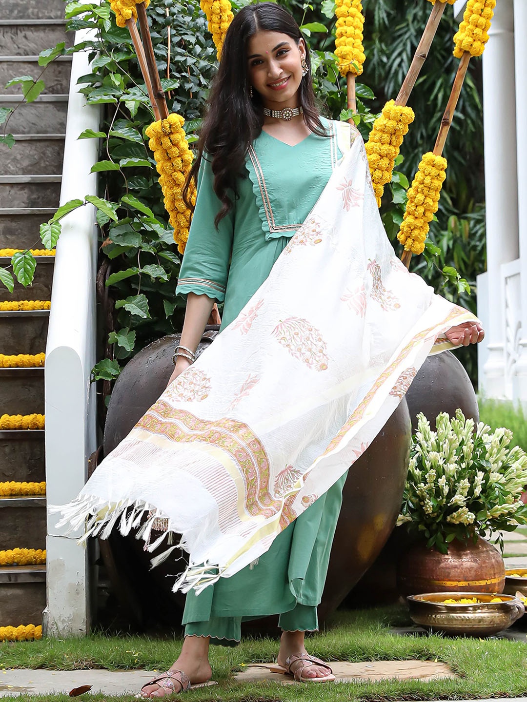 

Bunaai Gotta Patti Pure Cotton Kurta with Trousers & Dupatta, Green