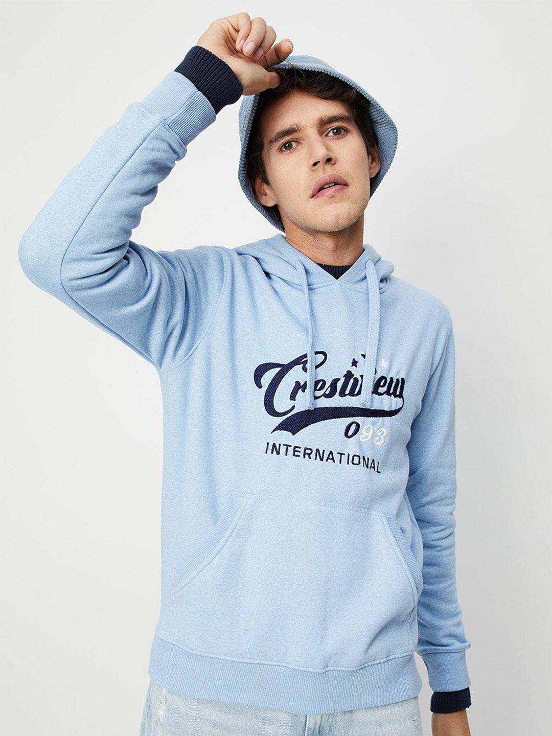

max Men Blue Printed Hooded Sweatshirt