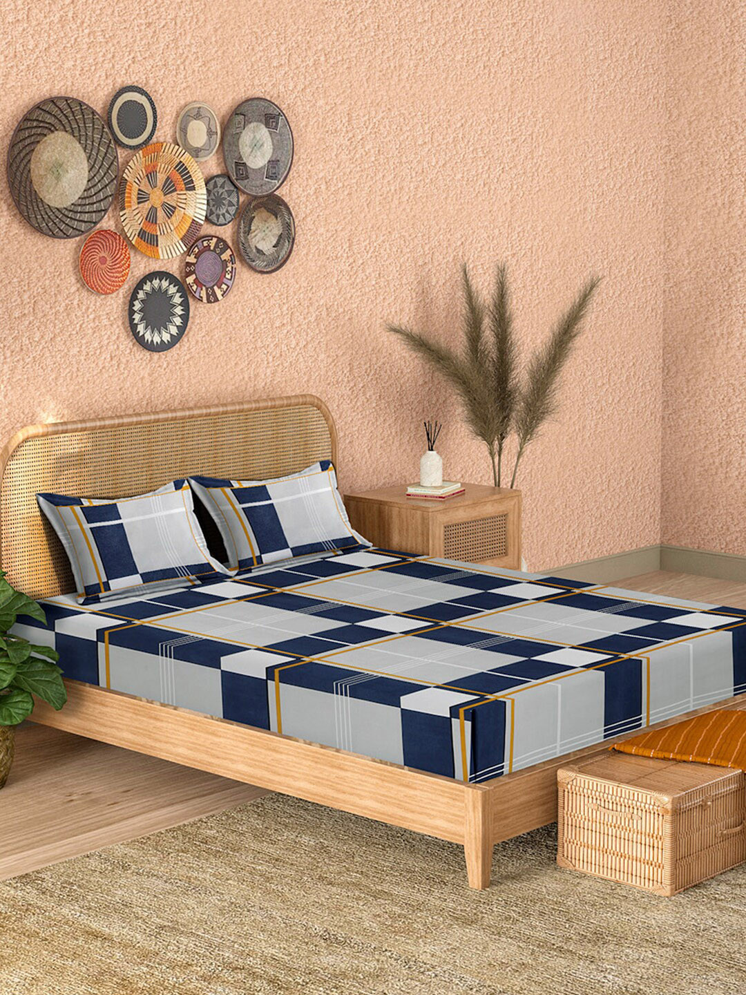 

Sangria Blue & Grey Geometric Printed 160 TC Cotton King Bedsheet with 2 Pillow Covers