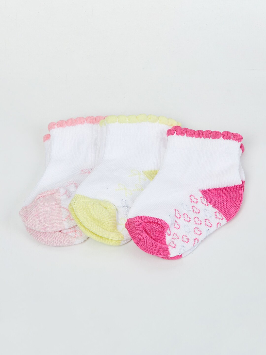 

max Girls Pack Of 3 Ankle Length Cotton Socks, White