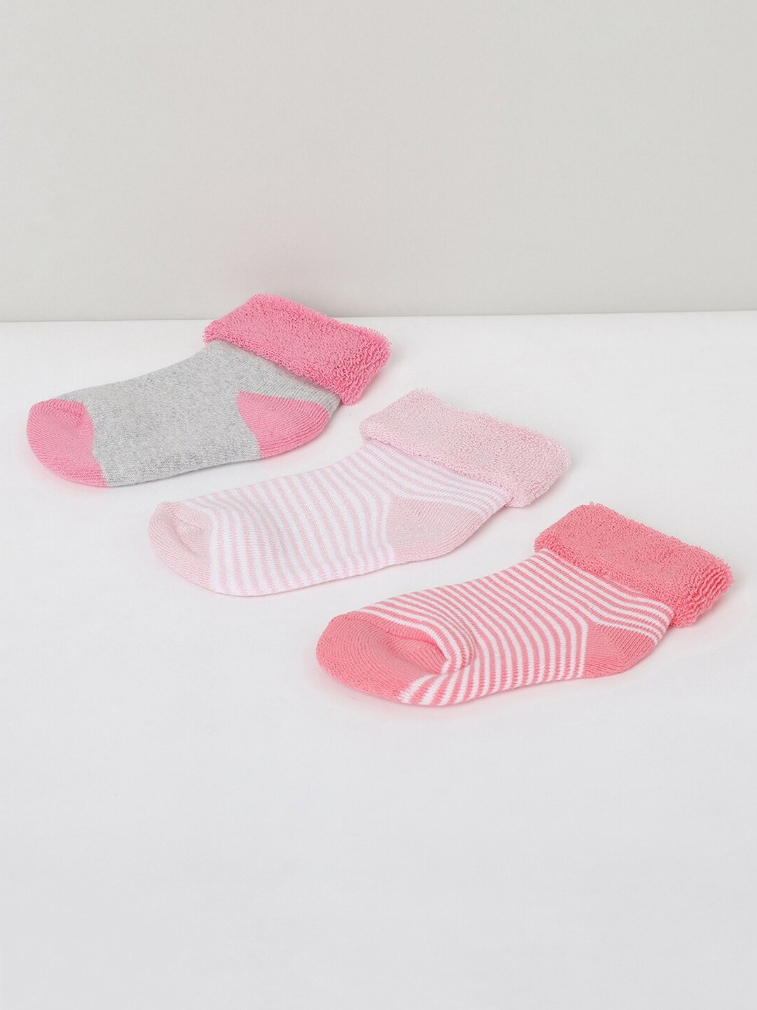 

max Girls Pack of 3 Patterned Ankle Length Socks, Pink