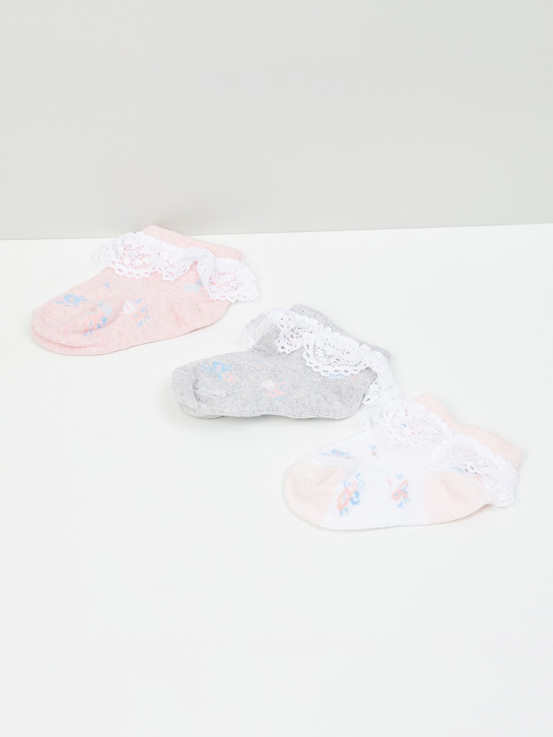 

max Girls Pack of 3 Patterned Ankle Length Socks, Pink