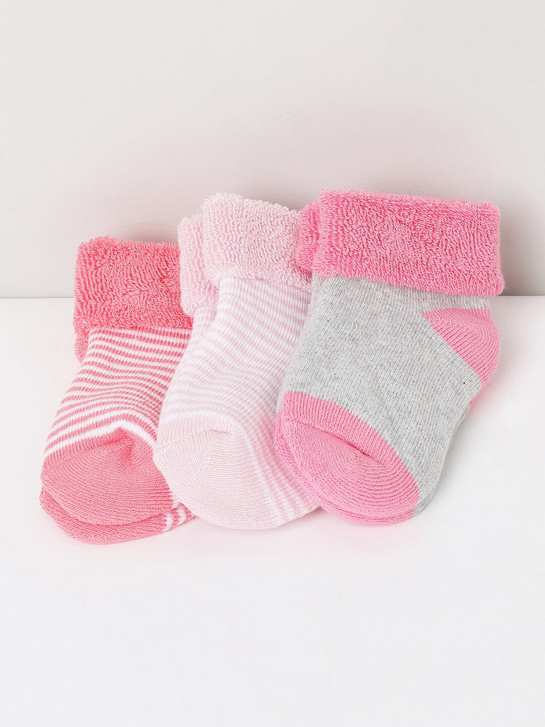 

max Girls Pack of 3 Patterned Ankle Length Socks, Pink