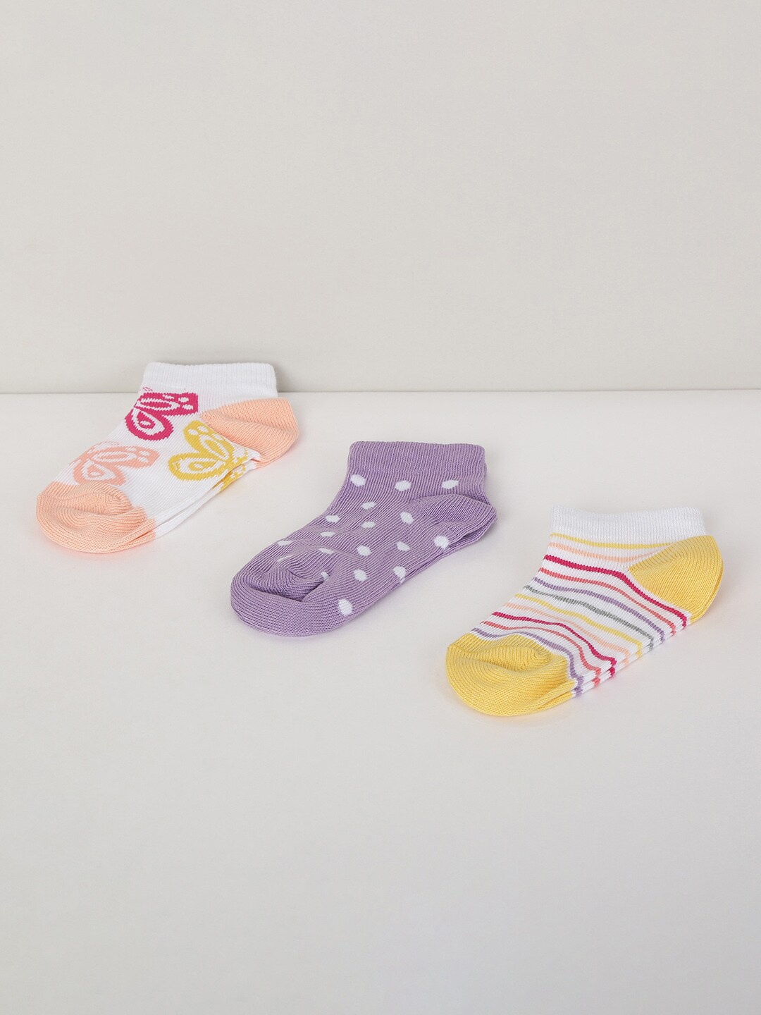 

max Girls Pack of 3 Patterned Ankle Length Socks, White