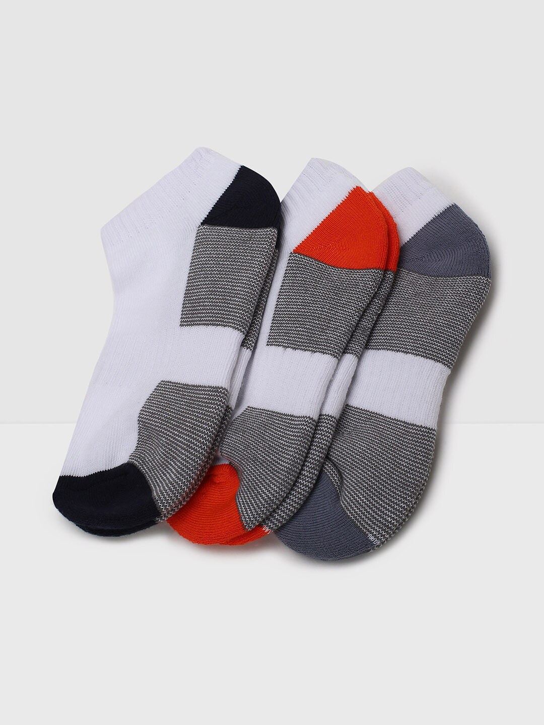 

max Boys Pack Of 3 Patterned Ankle-Length Socks, Black