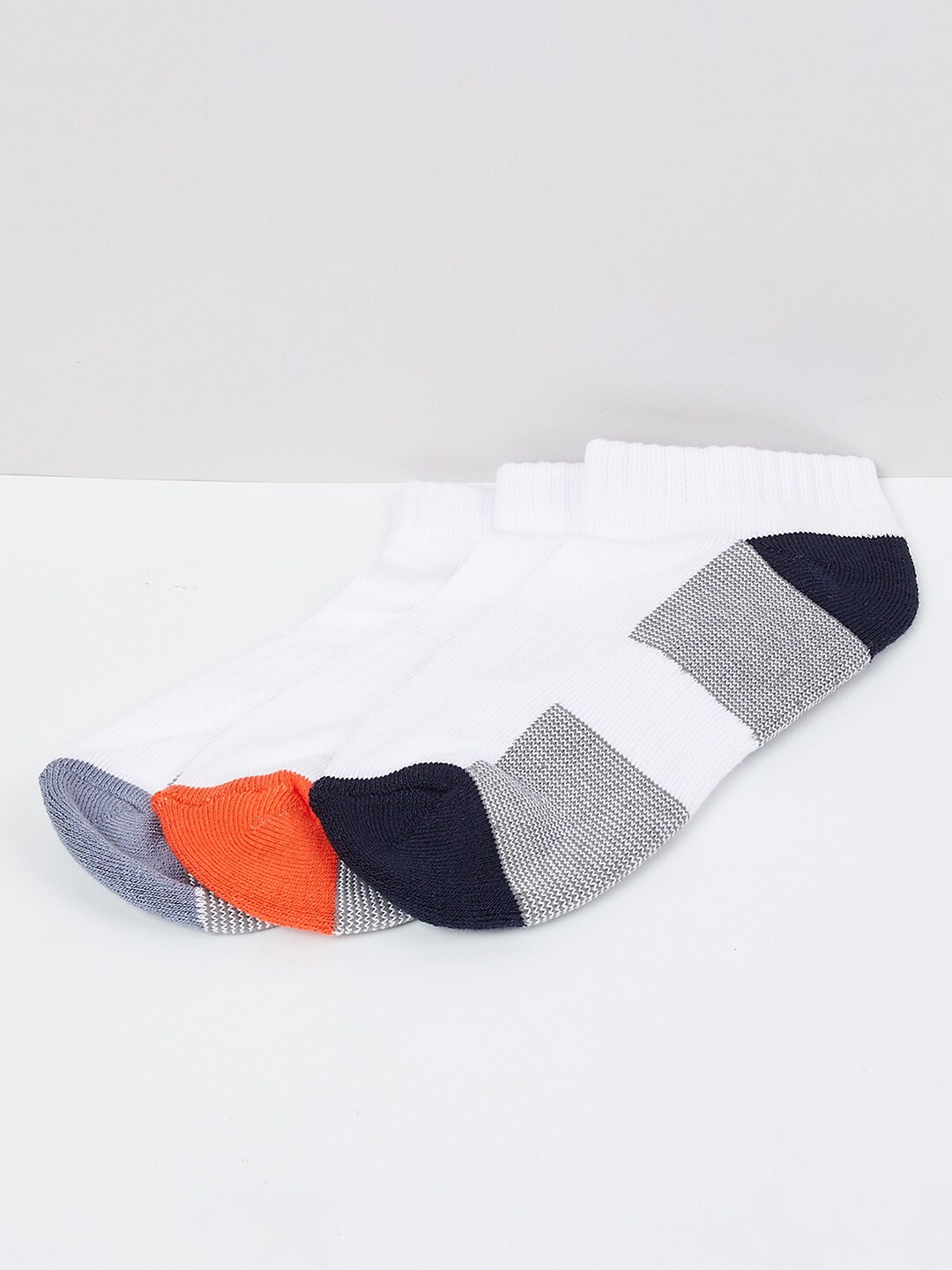 

max Boys Pack Of 3 Ankle Length Cotton Socks, Grey