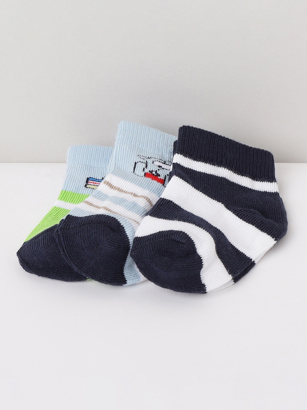 

max Boys Pack Of 3 Cotton Ankle-Length Cotton Socks, Green
