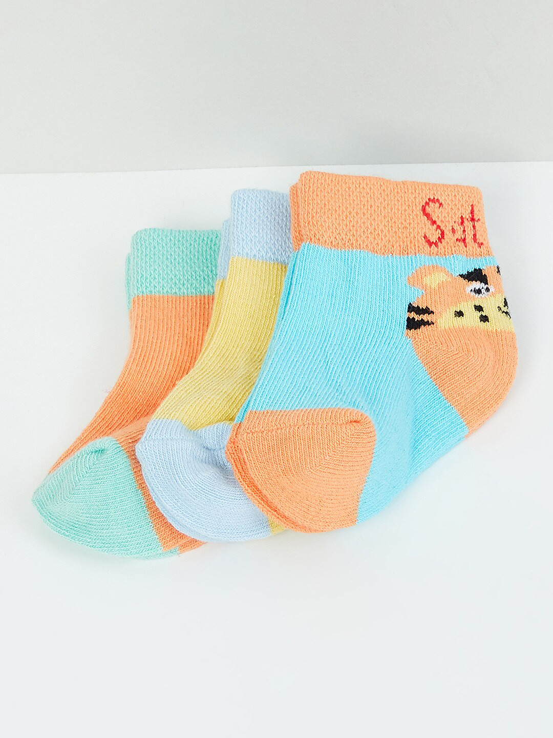 

max Boys Pack Of 3 Ankle-Length Cotton Socks, Multi