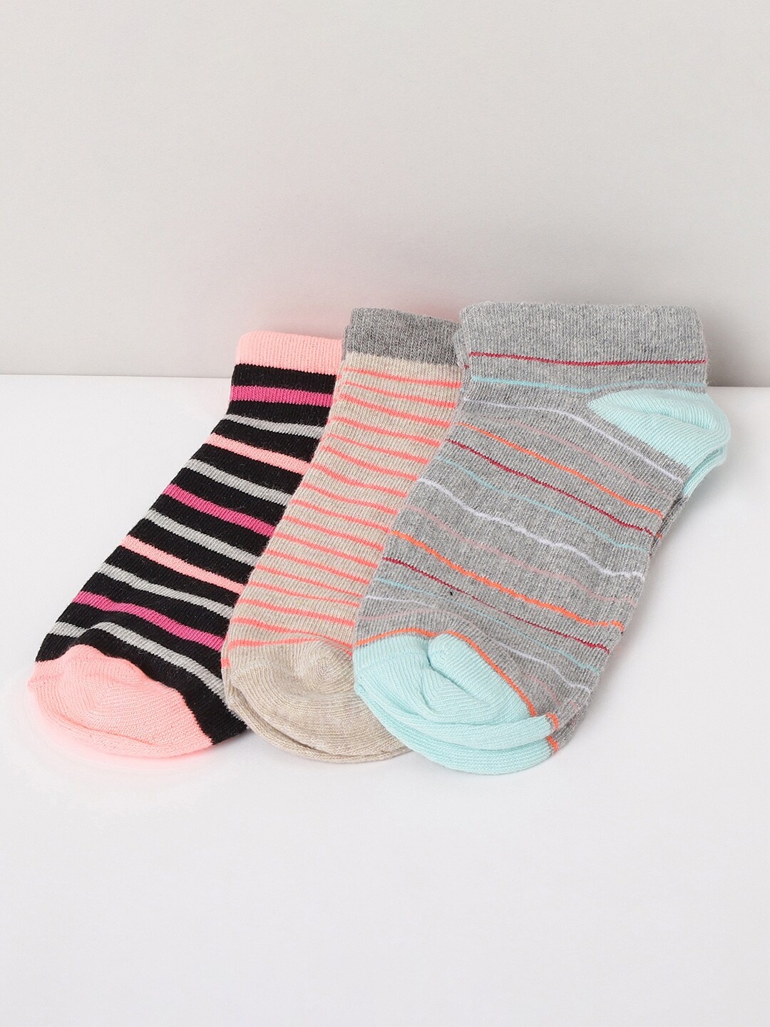 

max Women Pack Of 3 Ankle-Length Cotton Socks, Black