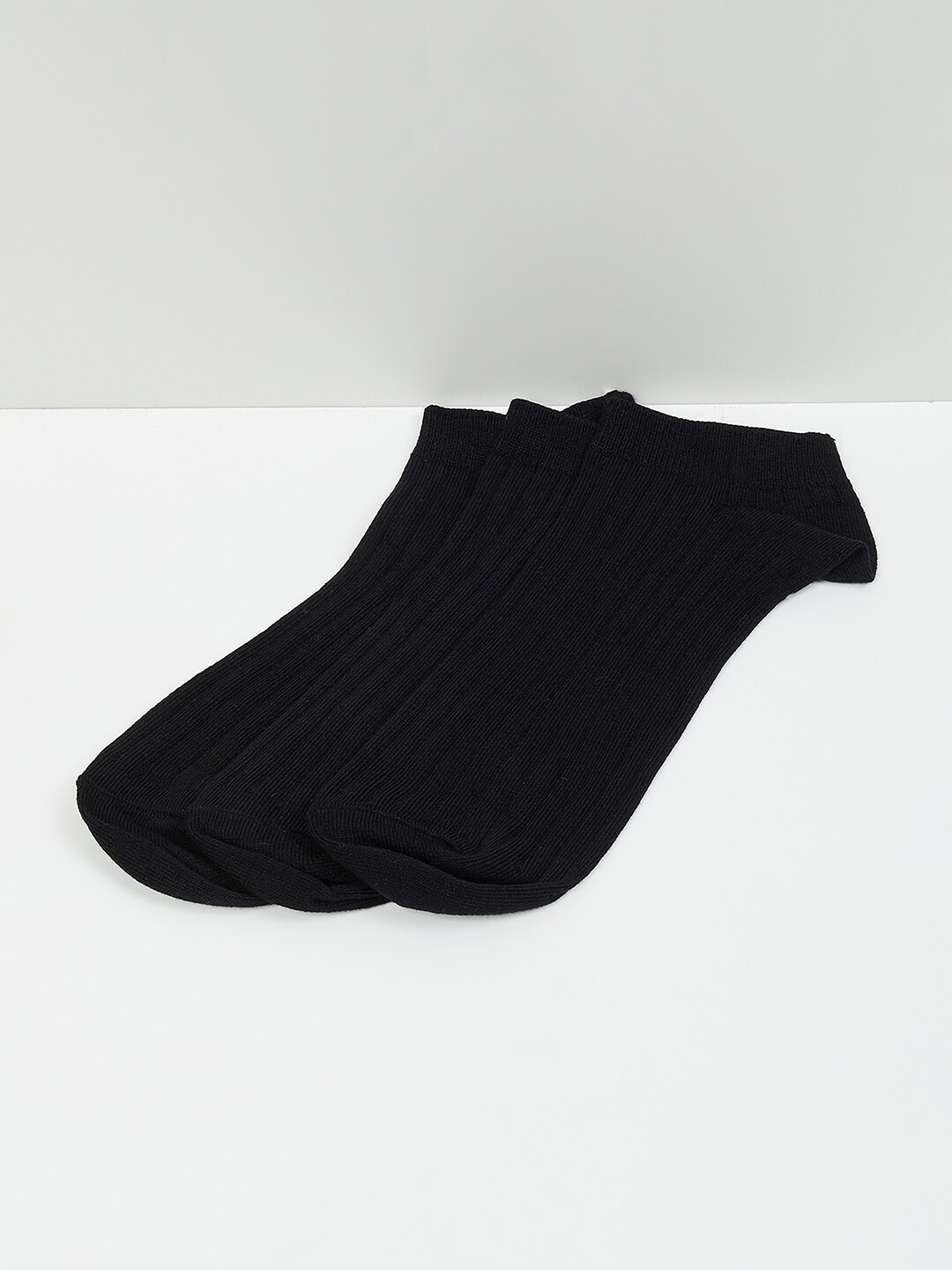 

max Men Pack Of 3 Patterned Cotton Ankle-Length Socks, Black