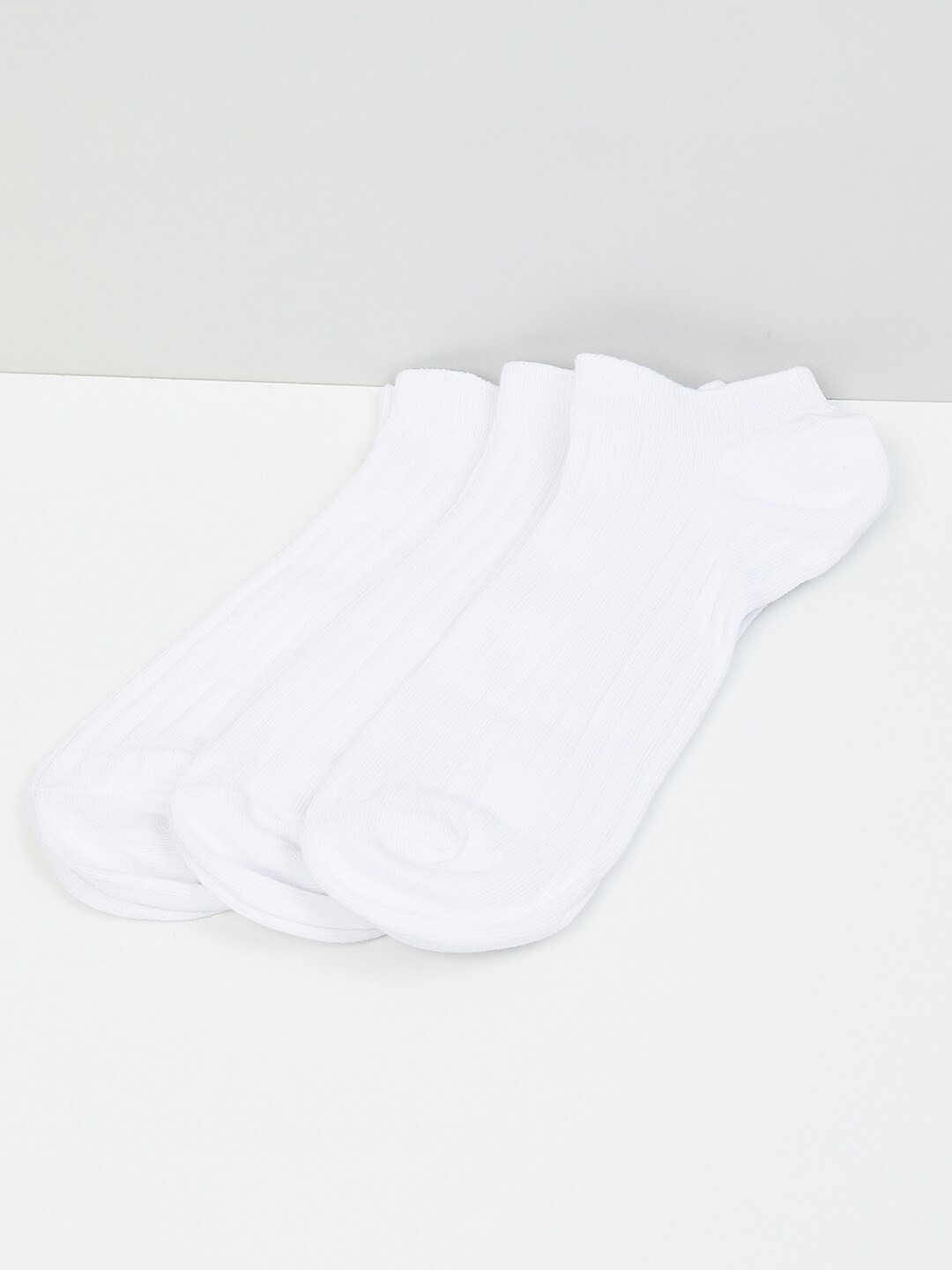 

max Men Pack Of 3 Ankle-Length Socks, White
