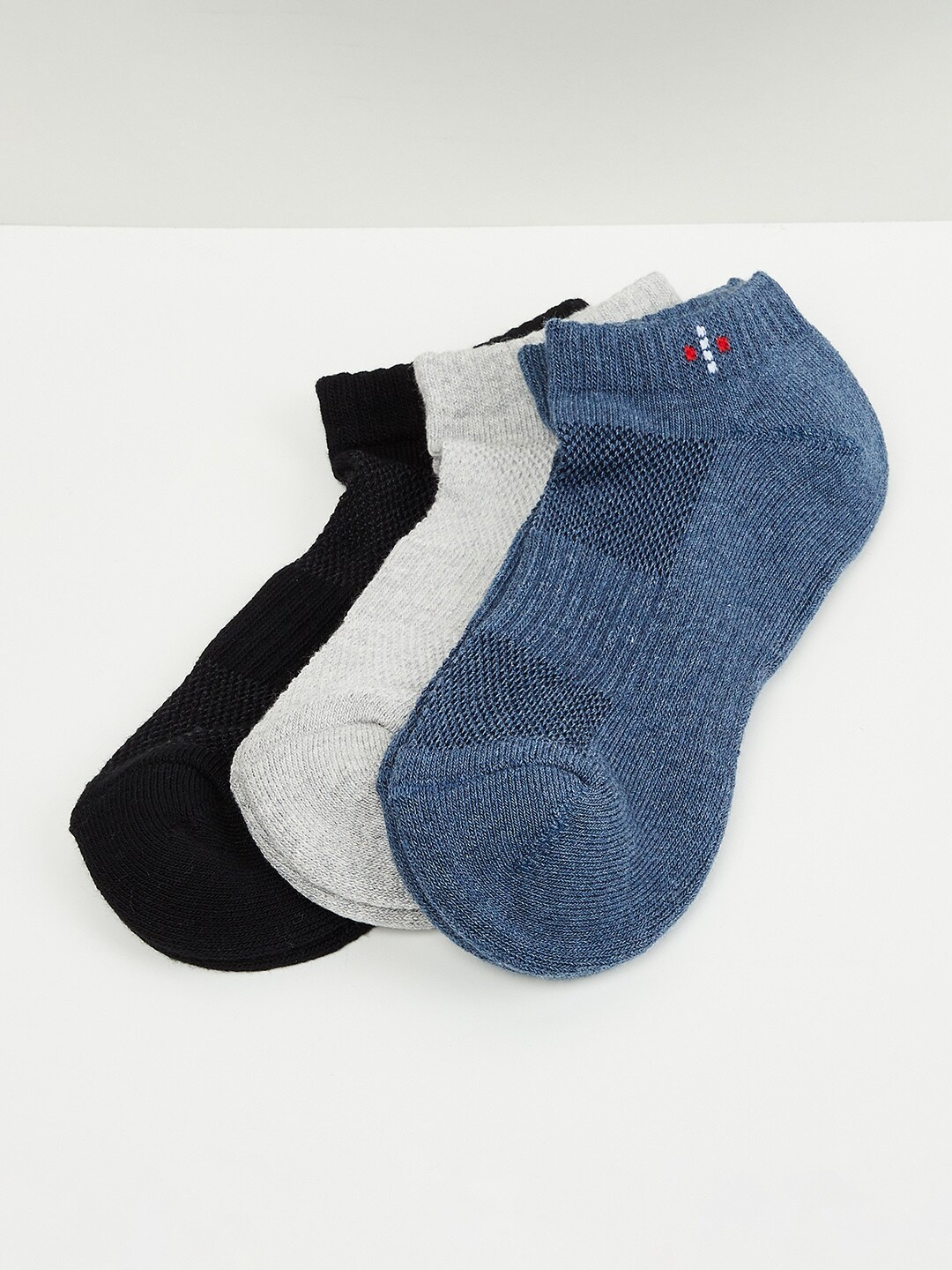 

max Men Pack Of 3 Ankle-Length Socks, Grey