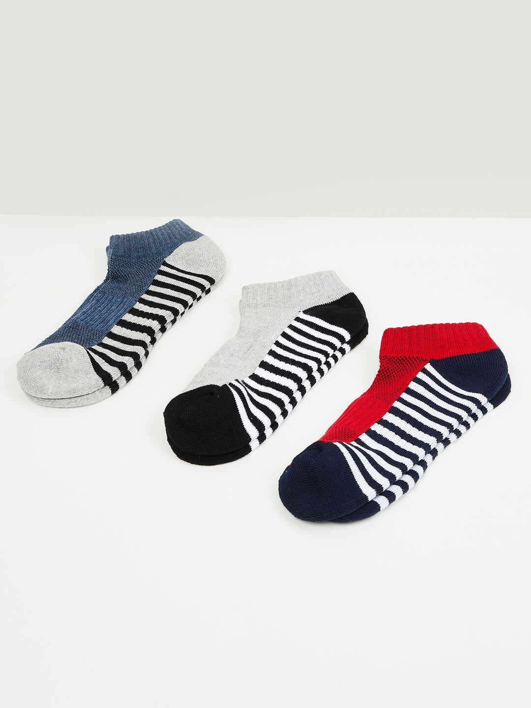 

max Men Pack Of 3 Patterned Ankle-Length Cotton Socks, Blue