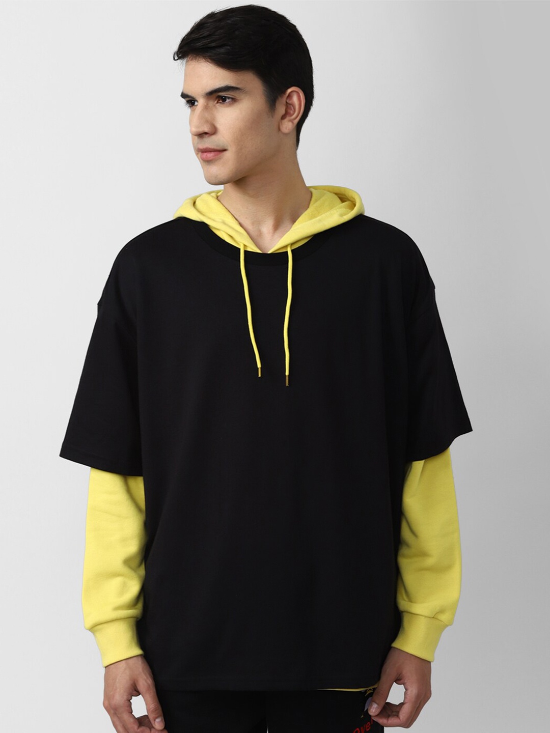 

FOREVER 21 Men Black Colourblocked Hooded Sweatshirt
