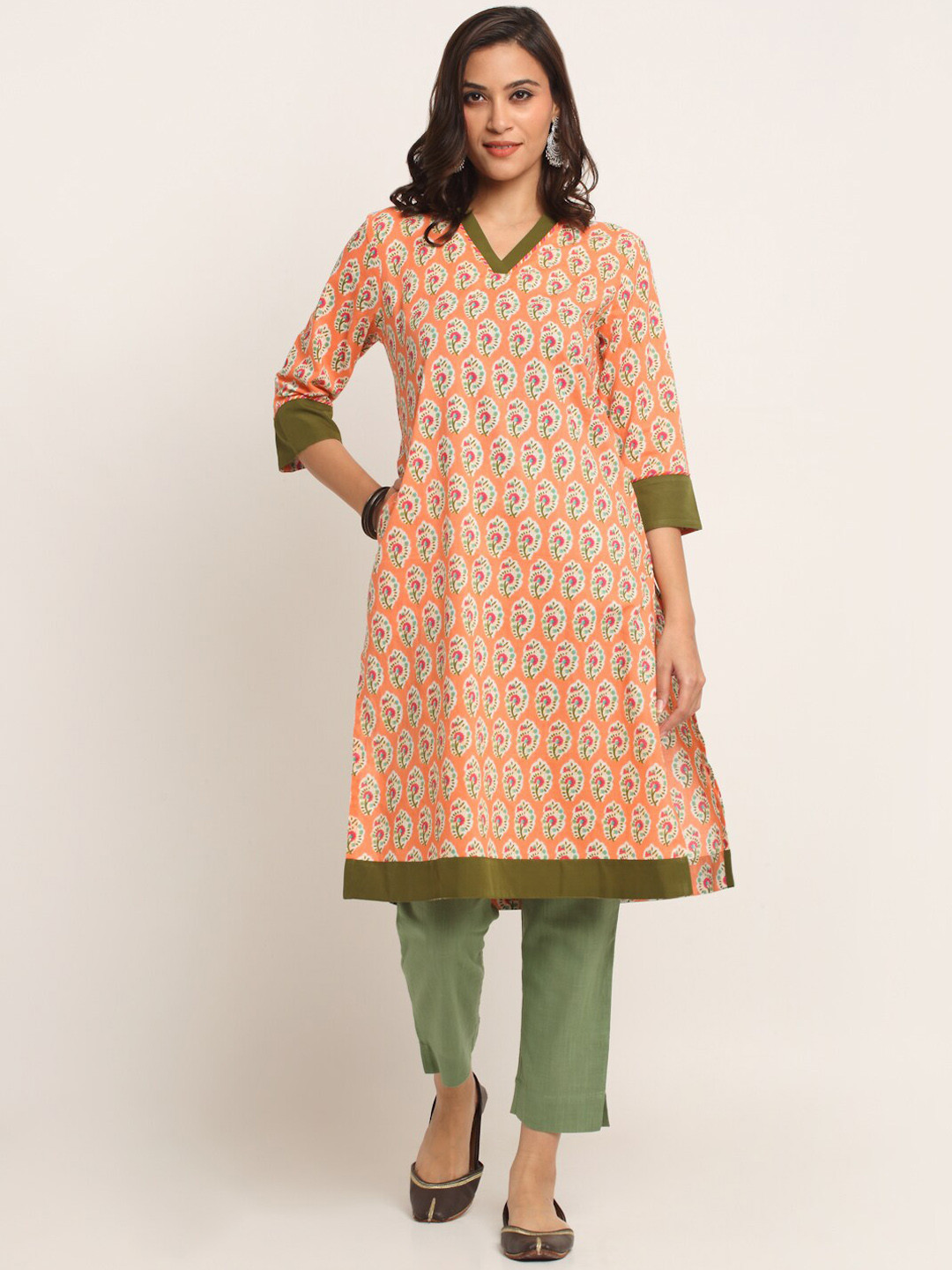 

EK BY EKTA KAPOOR V-Neck Ethnic Motifs Printed Cotton Kurta, Coral