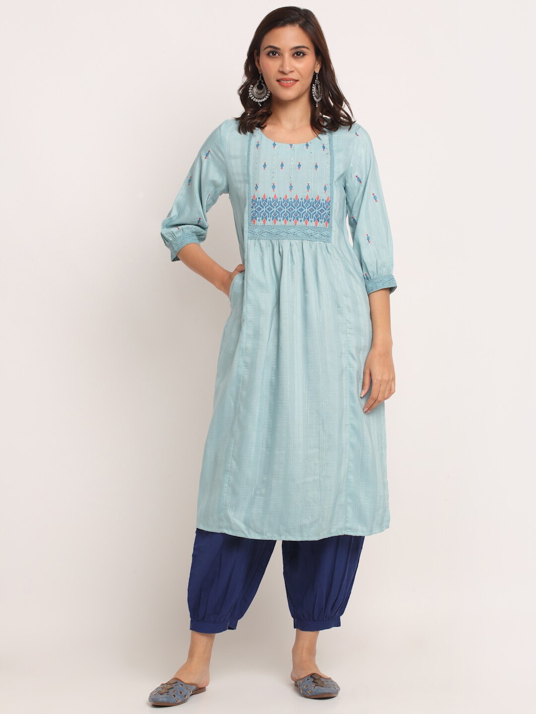 

EK BY EKTA KAPOOR Women Grey Geometric Yoke Design Kurta