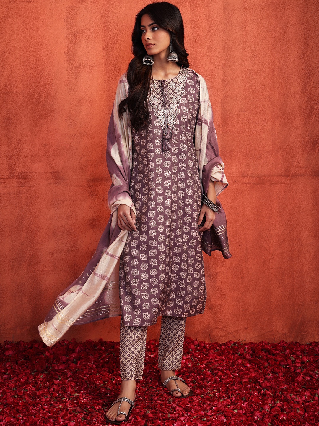 

INDYA Women Floral Printed Kurta With Trousers & Dupatta, Purple