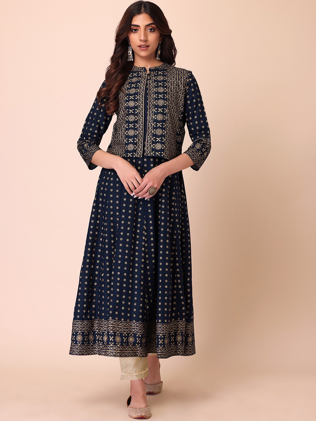 

INDYA Women Floral Printed Kurta With Trousers, Navy blue