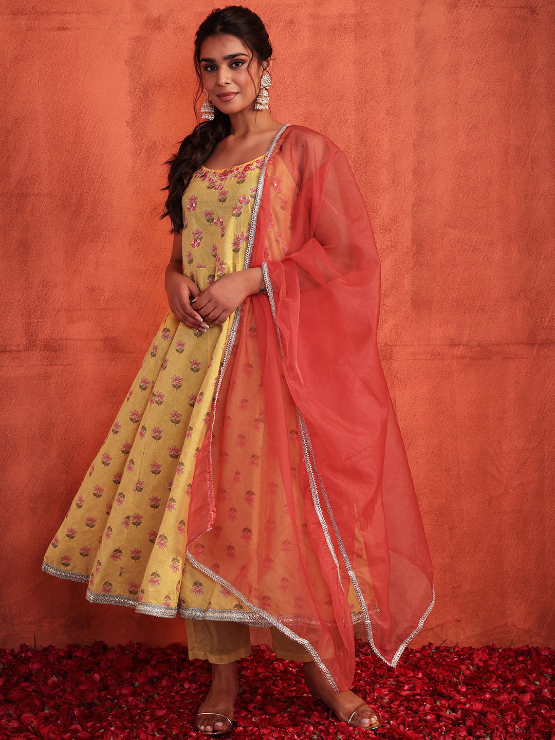 

INDYA Women Floral Printed Panelled Mirror Work Pure Cotton Kurta With Trousers & Dupatta, Yellow