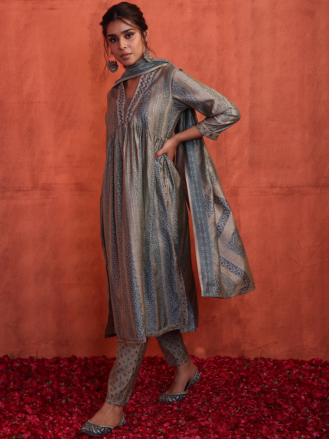 

INDYA Women Striped Layered Kurta with Trousers & Dupatta, Blue