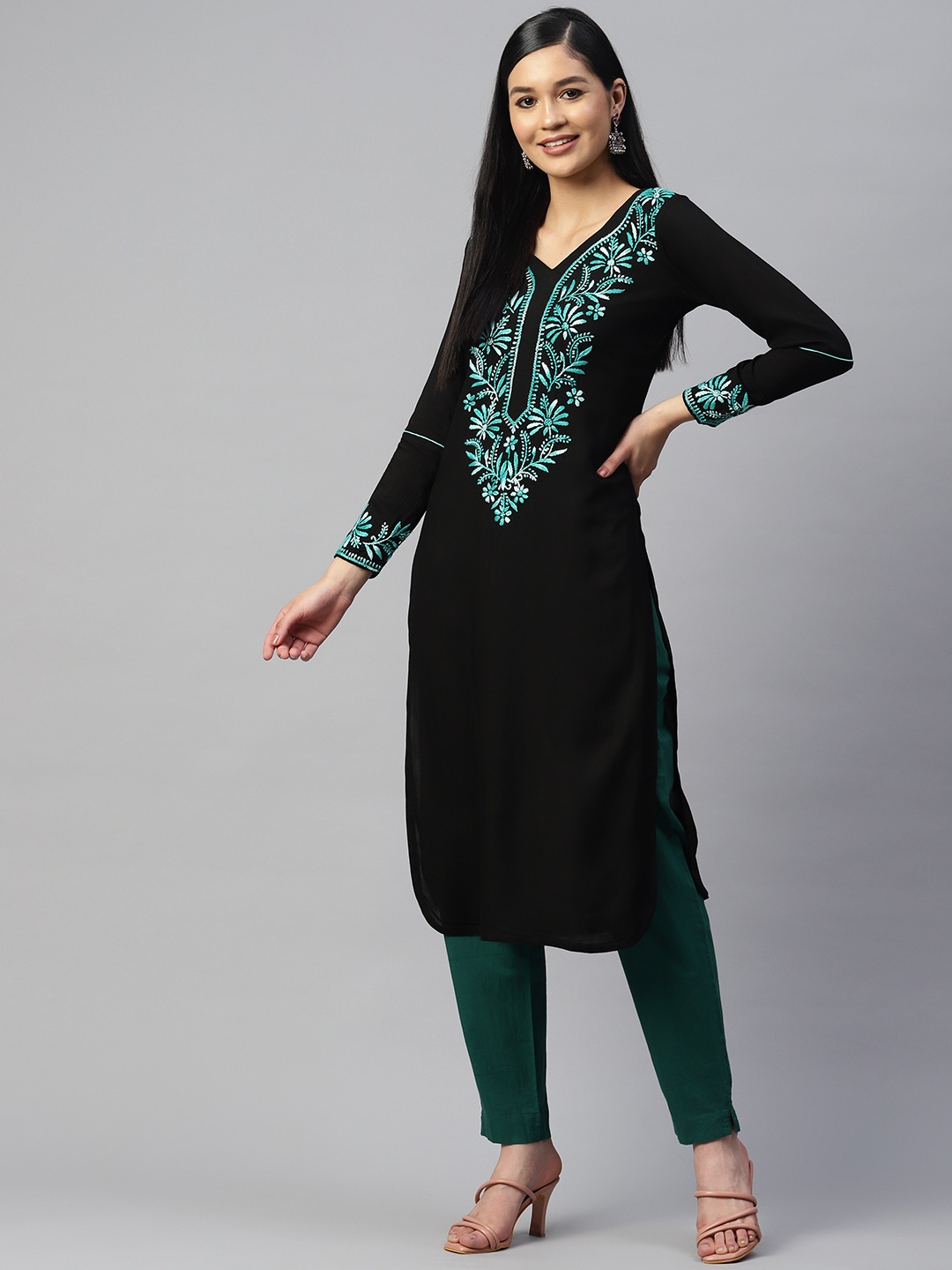 

SHADES OF FAASHION Chikankari Yoke Design Kurta, Black