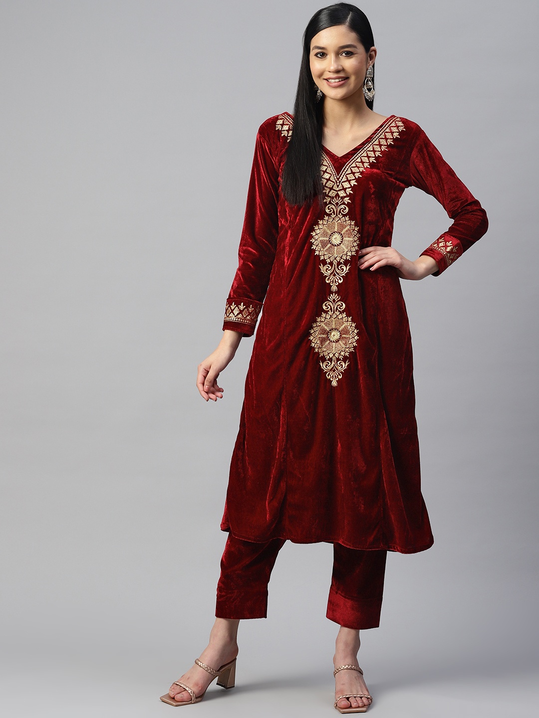 

SHADES OF FAASHION Women Ethnic Motifs Chikankari Velvet Kurta with Trousers, Maroon