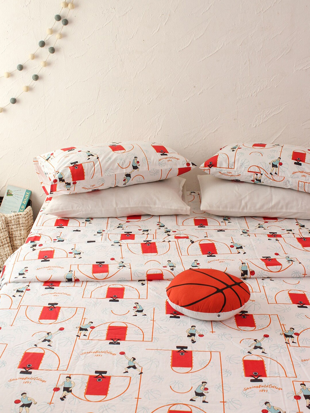 

House This The Springfield Court Kids White & Red Cotton AC Room Double Bed Dohar