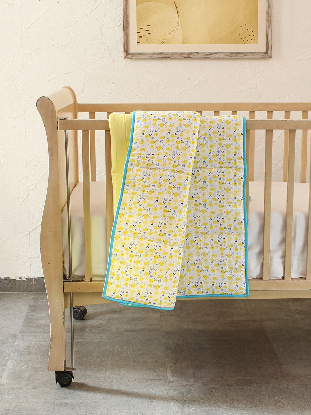 

House This Buzzy Bee Kids Yellow & White Floral Cotton AC Room Double Bed Quilt