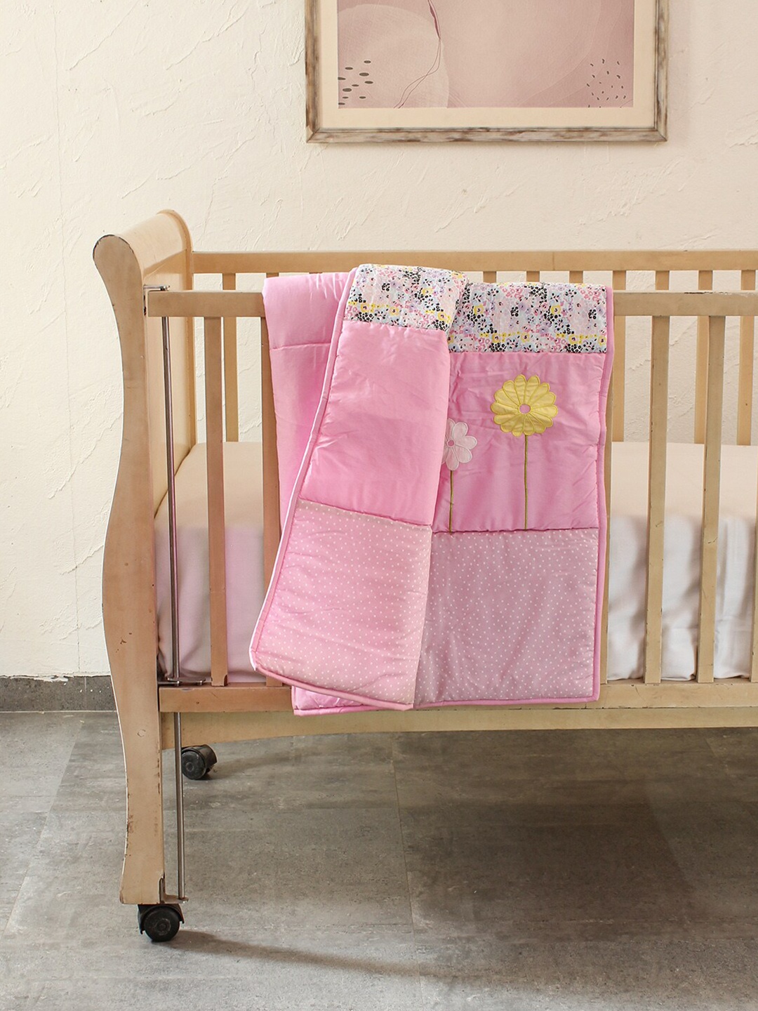 

House This Garden Party Kids Pink & Black Floral AC Room Cotton Double Bed Quilt
