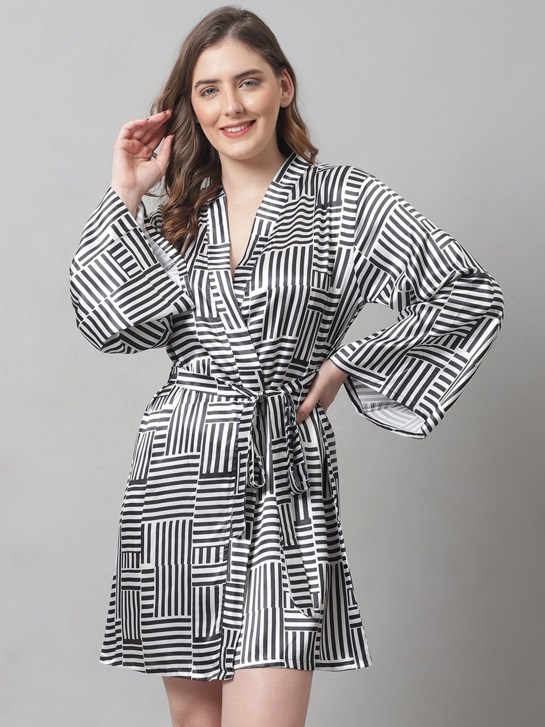 

Claura Women Black & White Printed Bath Robe