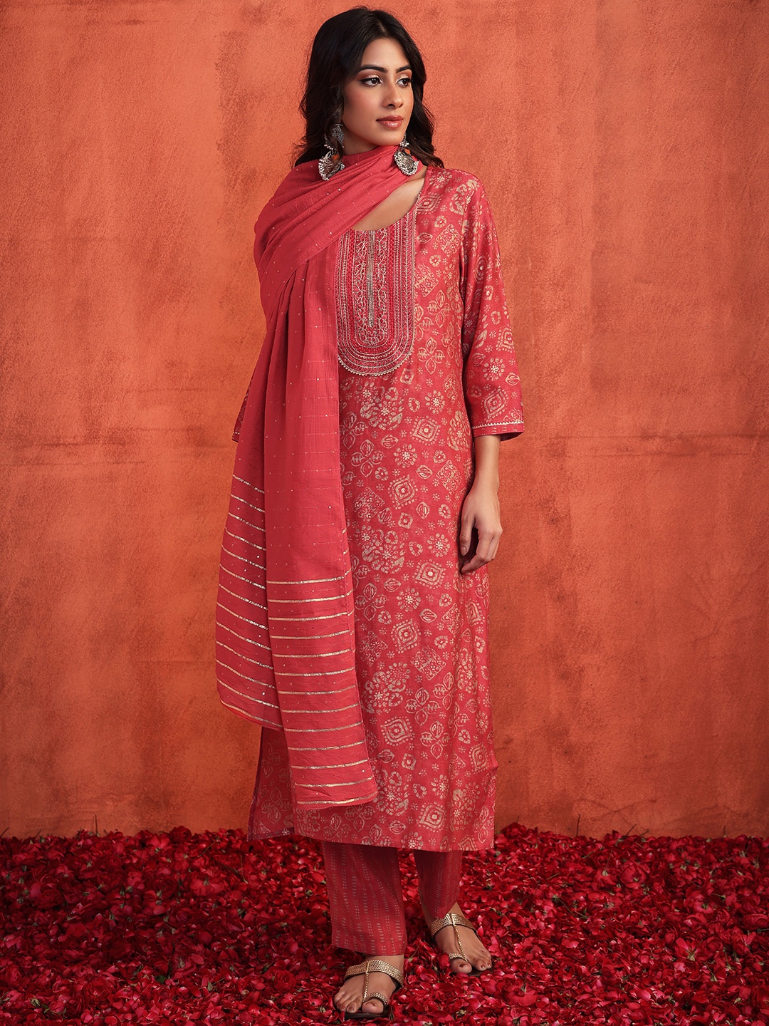 

INDYA Ethnic Motifs Embroidered Layered Kurta with Trousers & With Dupatta, Pink