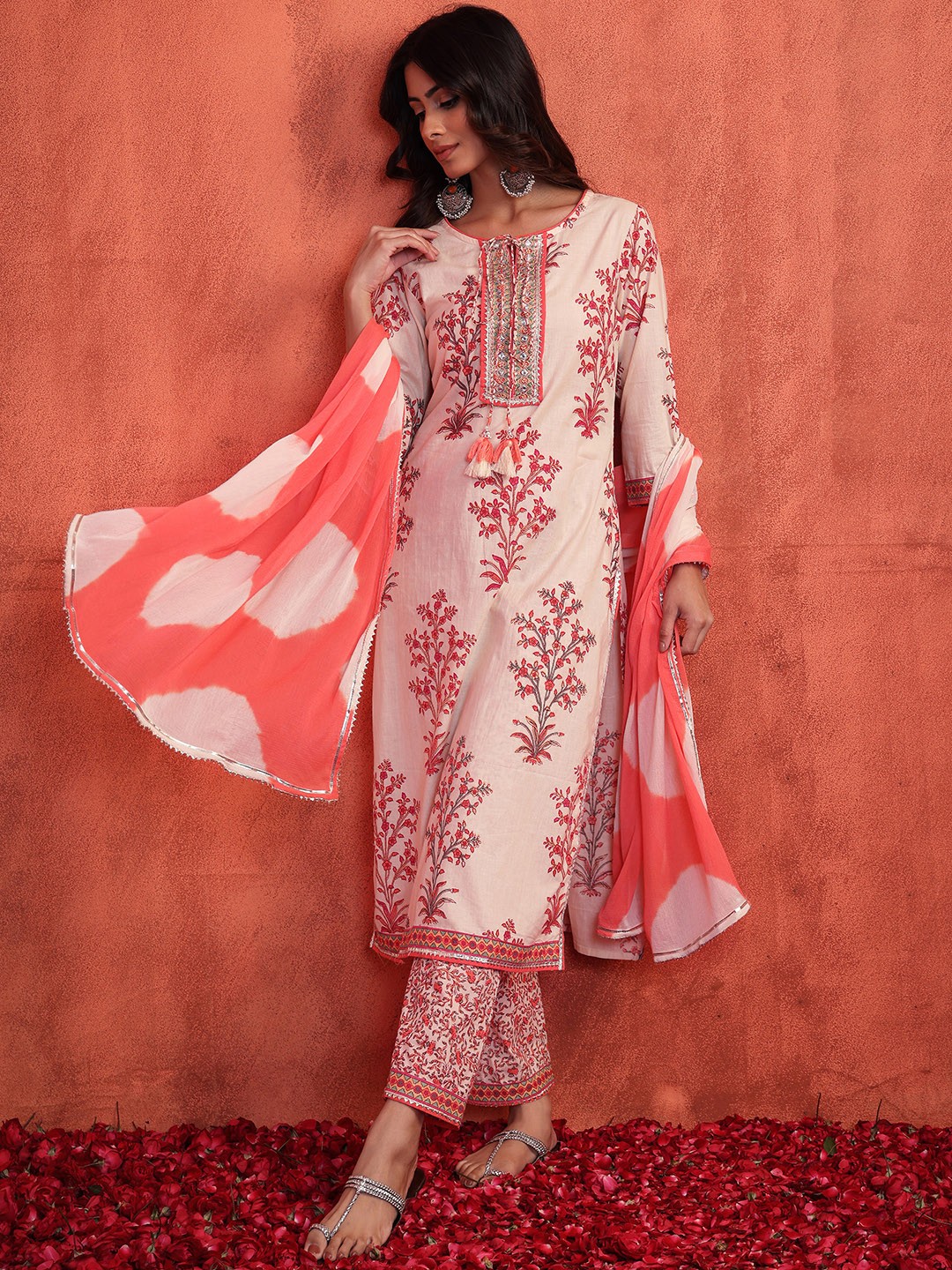 

INDYA Floral Embroidered Pure Cotton Kurta with Trousers & With Dupatta, White