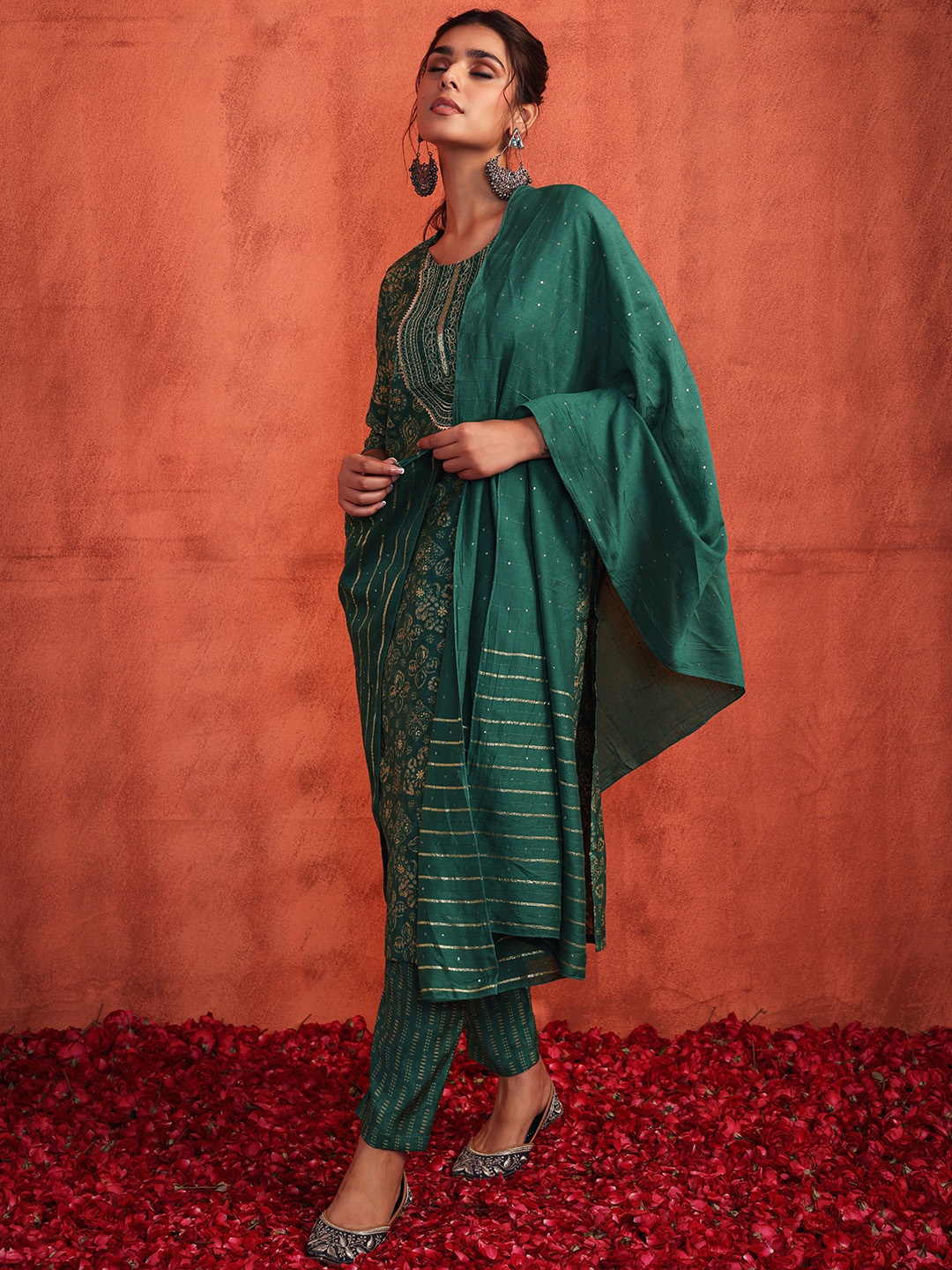 

INDYA Women Ethnic Motifs Printed Mukaish Kurta with Trousers & Dupatta, Green