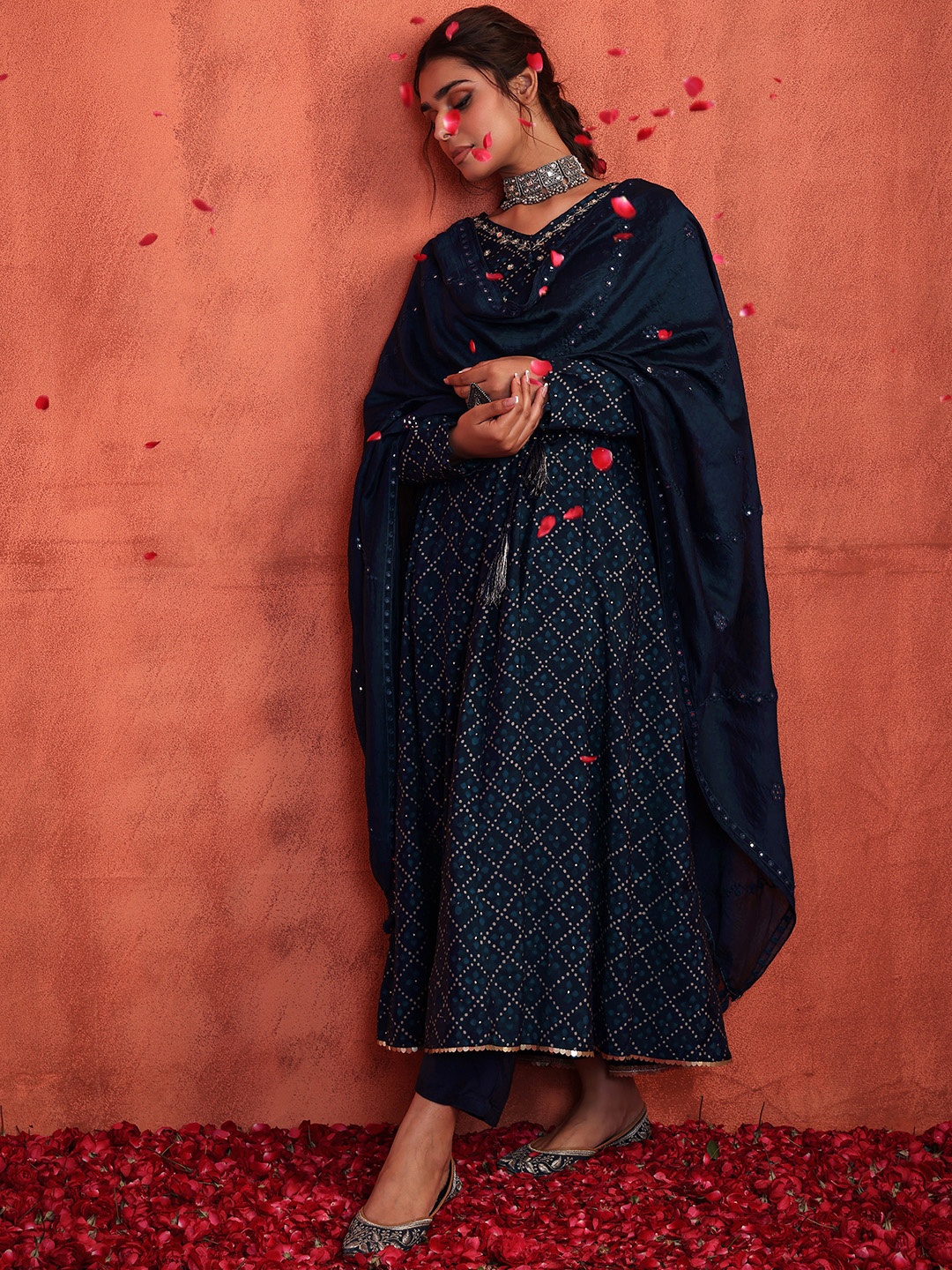 

INDYA Women Printed Sequinned Kurta with Trousers & With Dupatta, Blue