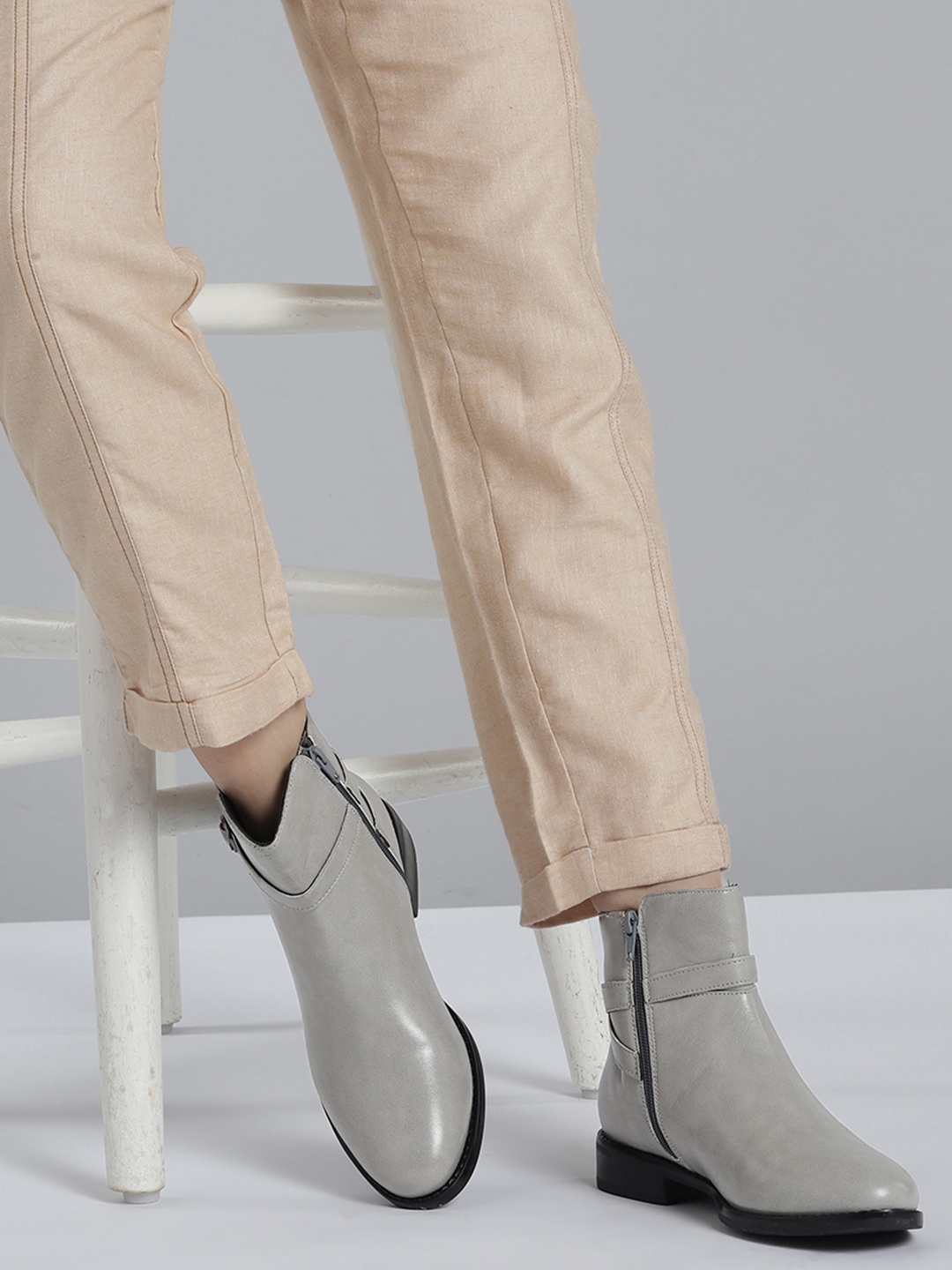 

Roadster Women Mid-Top Boots with Buckle Detail, Grey
