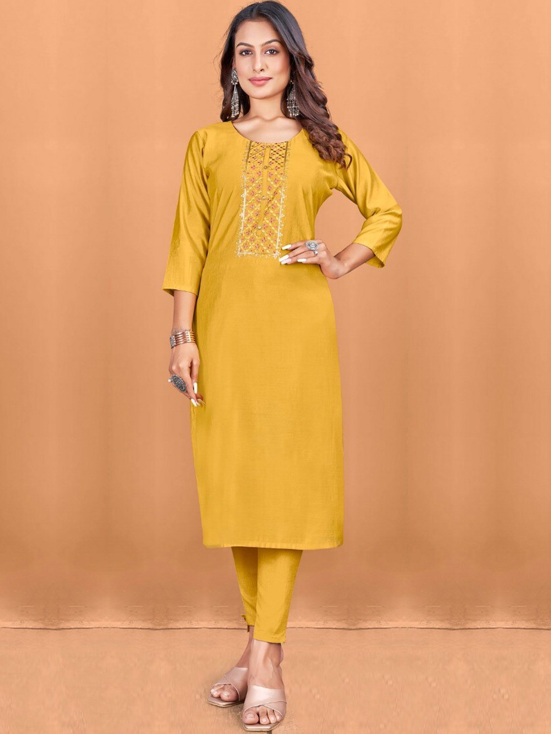 

Abhilasha Women Ethnic Yoke Design Round Neck Kurta, Mustard