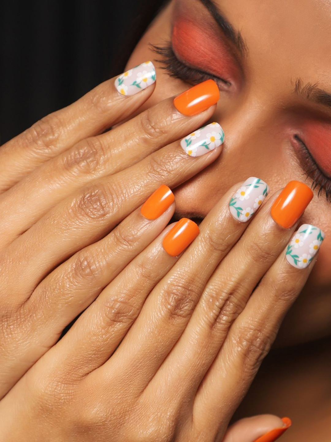 

LICK Press Premium Series12 Pcs Orange Glossy French Manicure Reusable Artificial Acrylic Nails