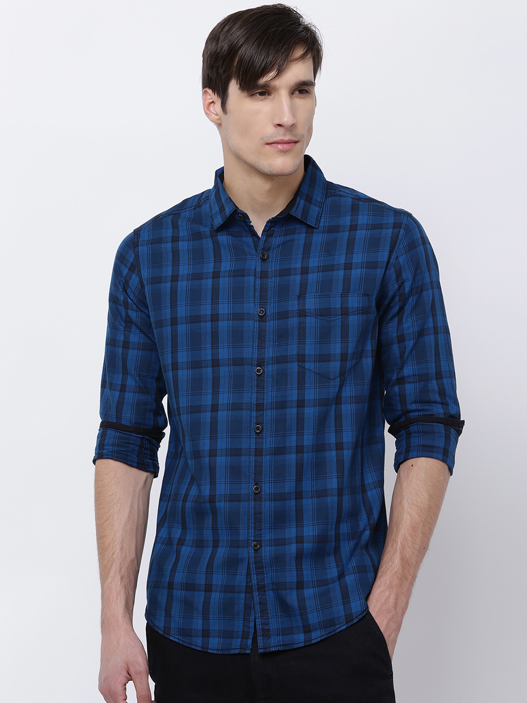 

LOCOMOTIVE Men Blue & Black Slim Fit Checked Casual Shirt