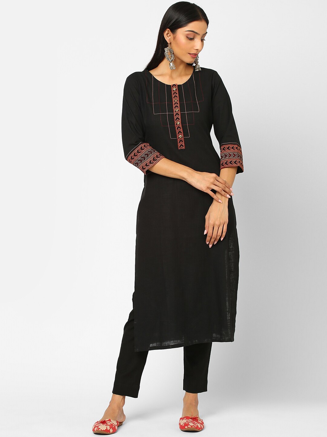 

KAMI KUBI Geometric Yoke Design Thread Work Cotton Kurta, Black